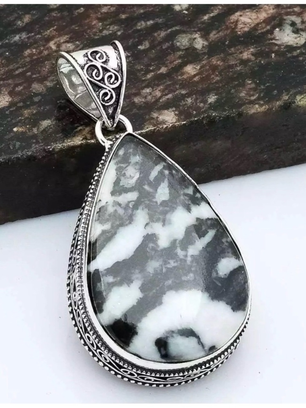 BUFFALO TURQUOISE PENDANT